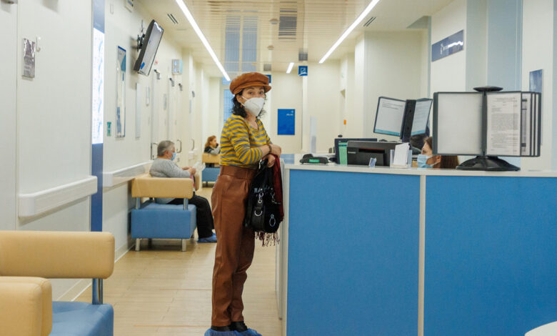Эксперты рассказали о хроническом дефиците врачей в российских поликлиниках