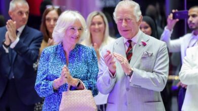 «Серебряный лебедь»: стало известно, как супруга короля Британии поддерживает форму в 75 лет